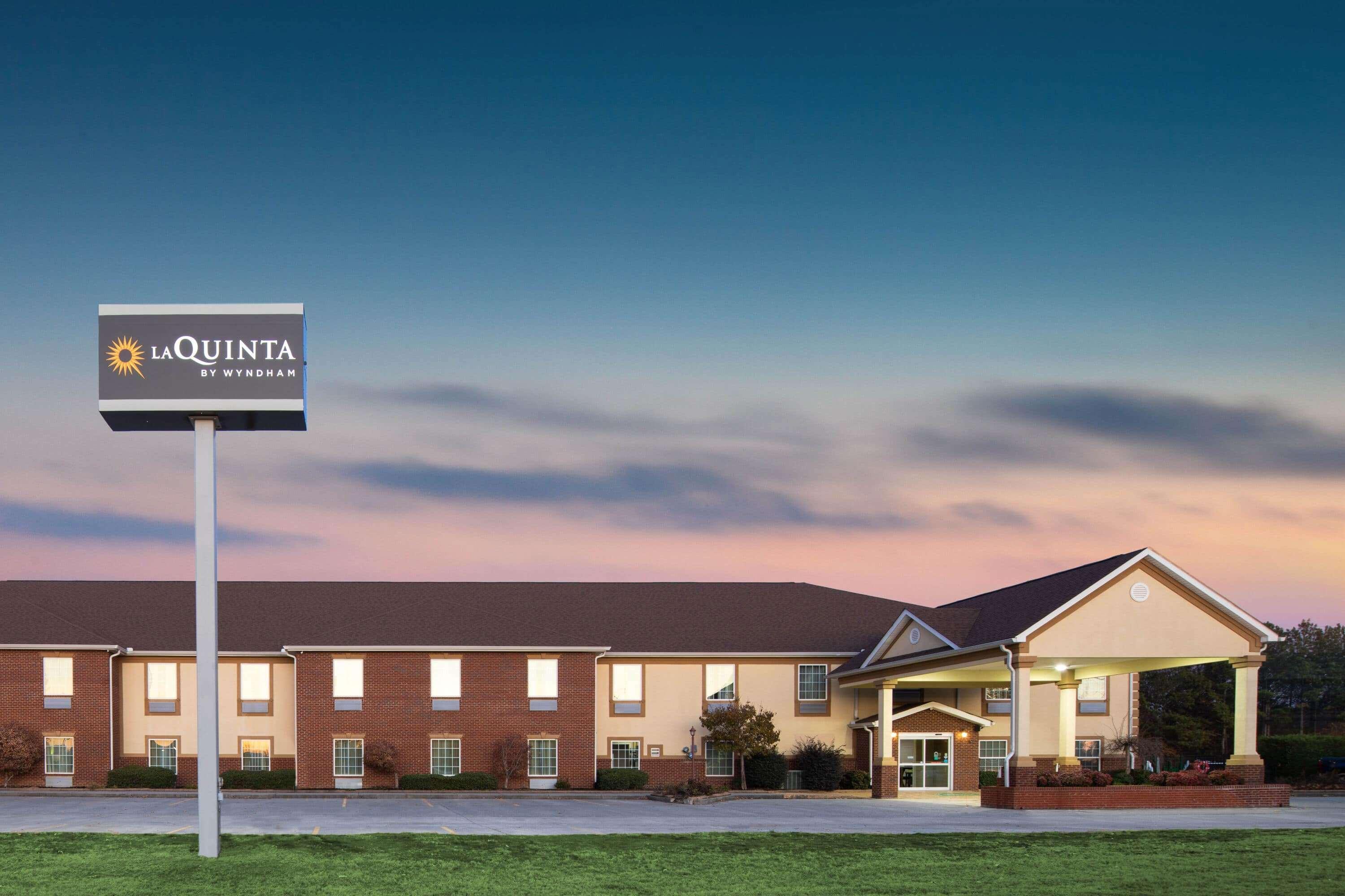 La Quinta Inn By Wyndham Calhoun South I-75 Екстериор снимка