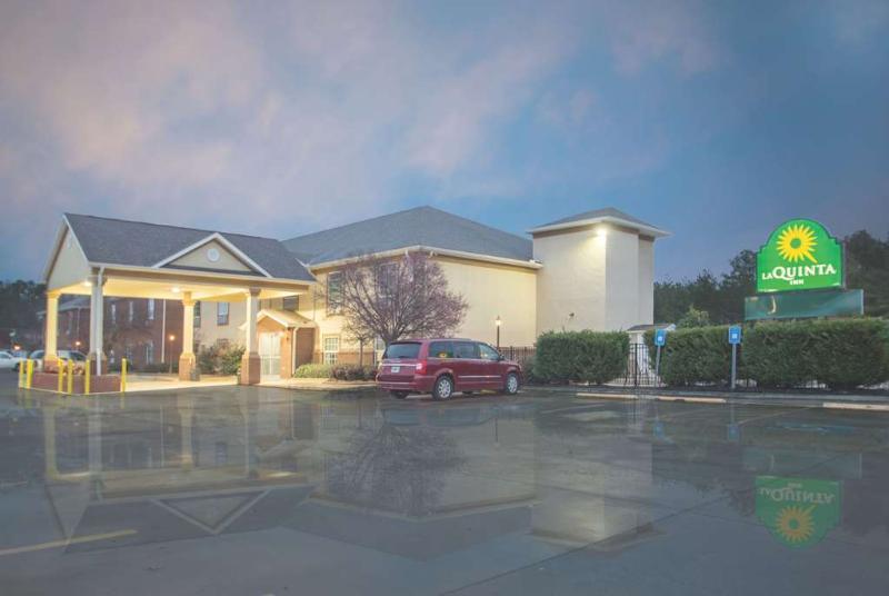 La Quinta Inn By Wyndham Calhoun South I-75 Екстериор снимка