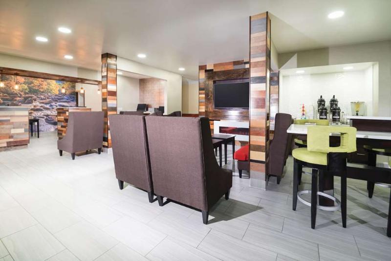La Quinta Inn By Wyndham Calhoun South I-75 Екстериор снимка