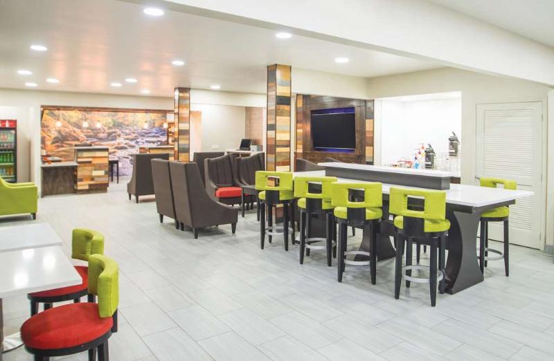La Quinta Inn By Wyndham Calhoun South I-75 Екстериор снимка