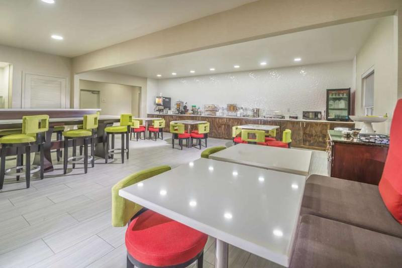 La Quinta Inn By Wyndham Calhoun South I-75 Екстериор снимка